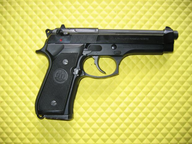 beretta_92fs_ 001.jpg